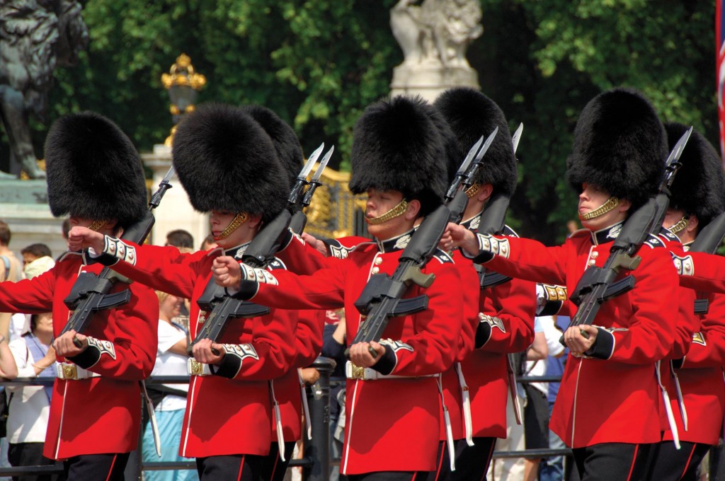 Nghi thức đổi gác ở cung điện Buckingham Palace - Changing of the Guards