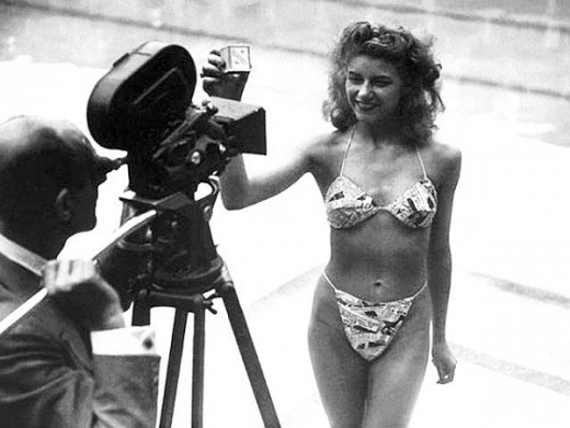 Đây chính là bộ Bikini đầu tiên trên thế giới ra mắt tại Paris năm 1946