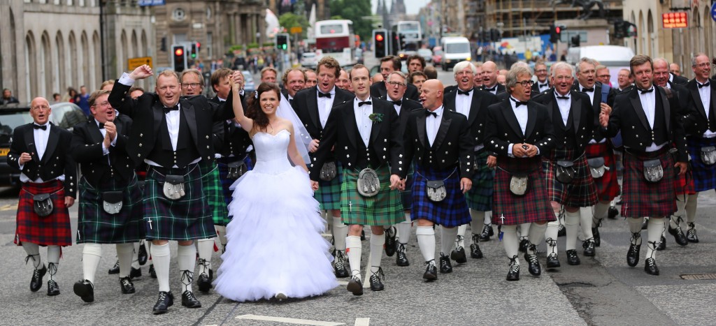 Kilt luôn xuất hiện trong các lễ hội truyền thống, sự kiện quan trọng và cả các đám cưới của người dân Scotland 