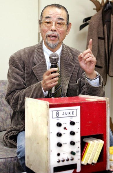 Datsuke Inoue - cha đẻ của chiếc máy karaoke đầu tiên trên thế giới